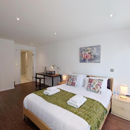 לונדון Fully Serviced Two Bed Apartment By Excel & O2 מראה חיצוני תמונה
