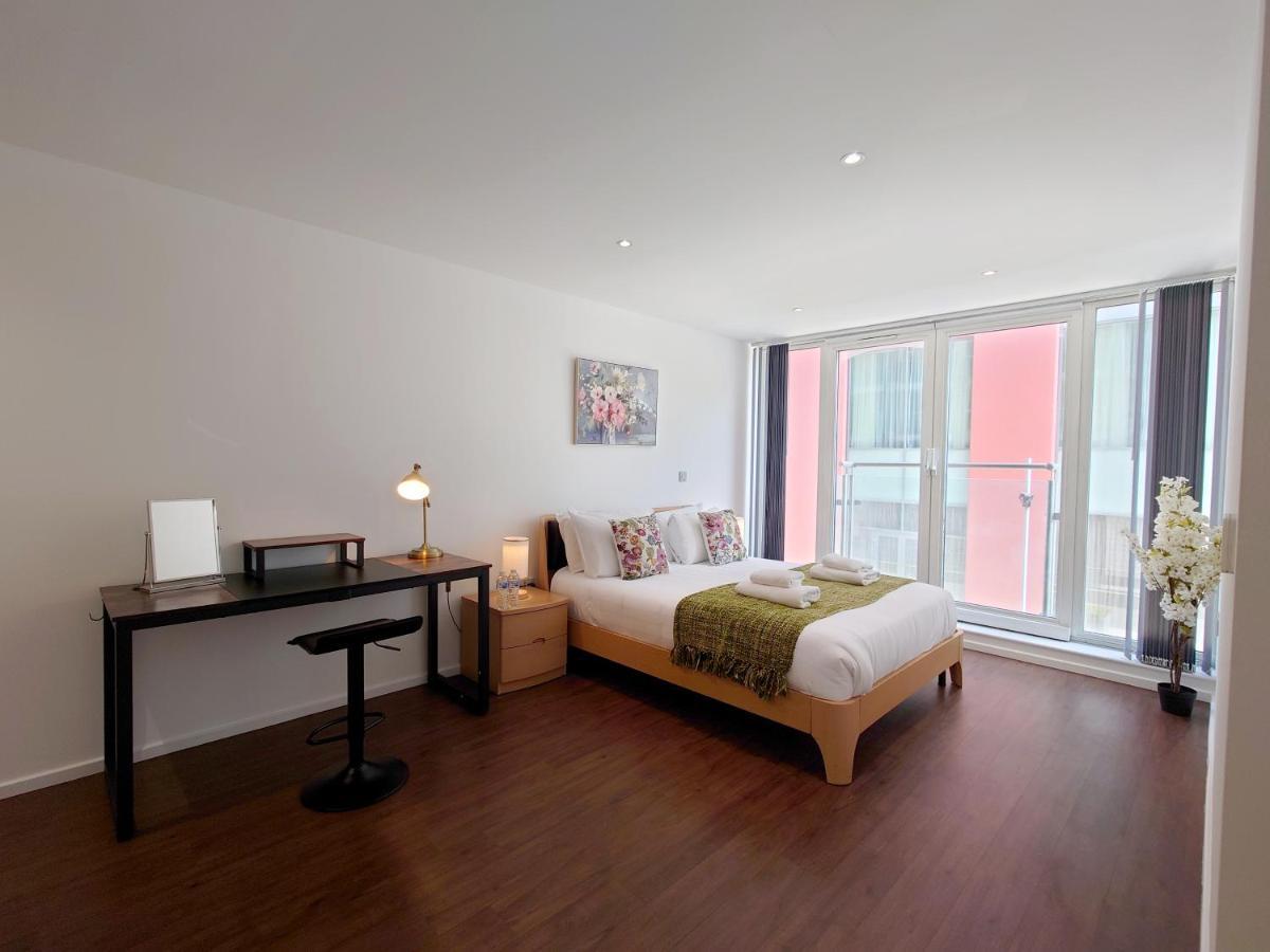 לונדון Fully Serviced Two Bed Apartment By Excel & O2 מראה חיצוני תמונה