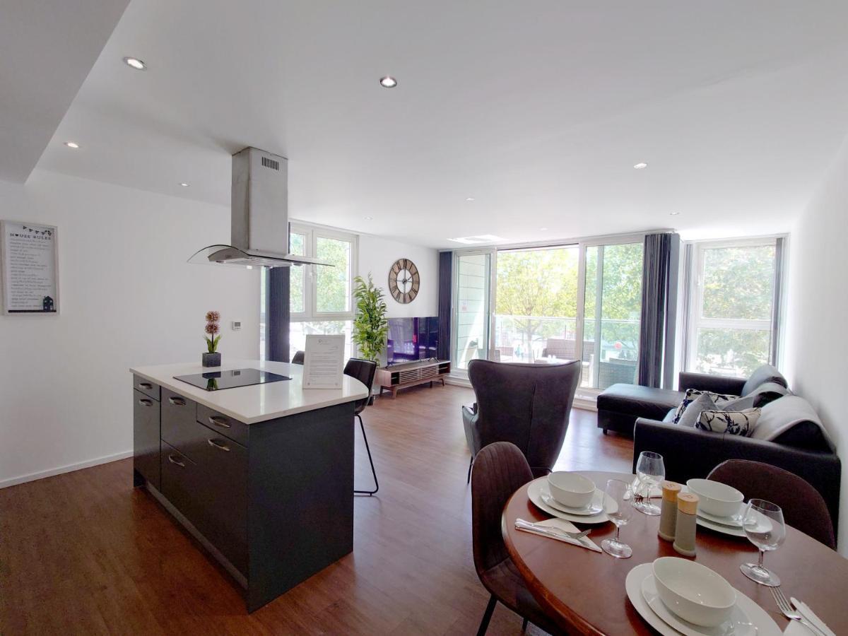 לונדון Fully Serviced Two Bed Apartment By Excel & O2 מראה חיצוני תמונה