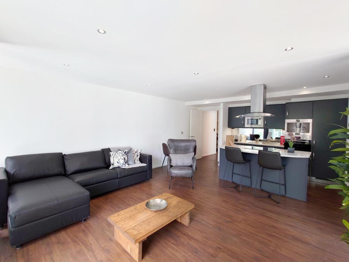 לונדון Fully Serviced Two Bed Apartment By Excel & O2 מראה חיצוני תמונה