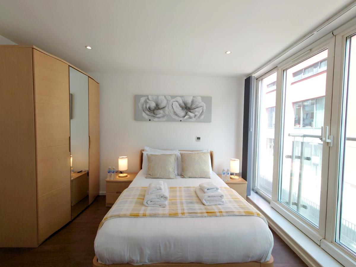 לונדון Fully Serviced Two Bed Apartment By Excel & O2 מראה חיצוני תמונה