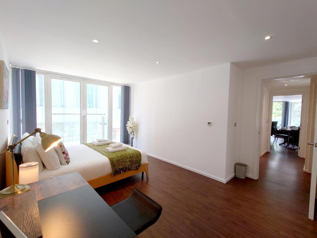 לונדון Fully Serviced Two Bed Apartment By Excel & O2 מראה חיצוני תמונה