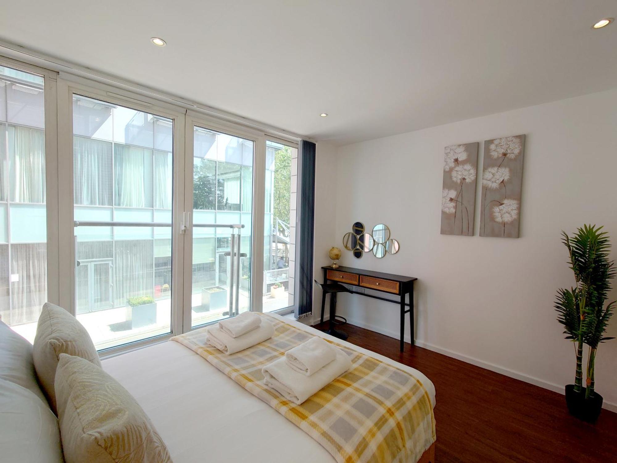 לונדון Fully Serviced Two Bed Apartment By Excel & O2 מראה חיצוני תמונה